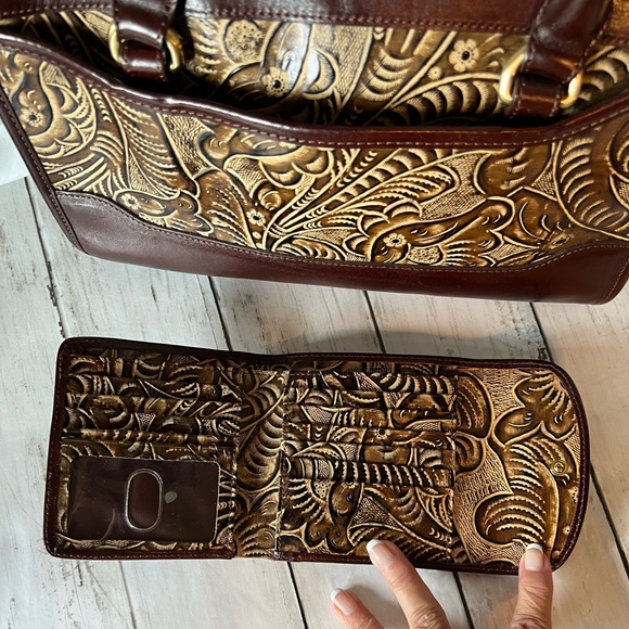 BRAHMIN Tan Trellis Satchel And Matching Wallet - Picture 12 of 15